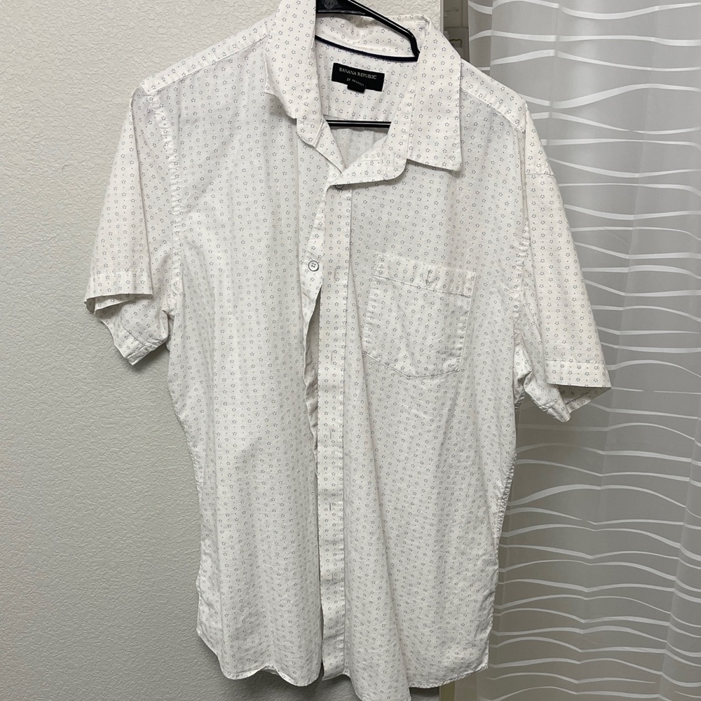 Banana Republic Light Gray Casual Button Down Shirt
